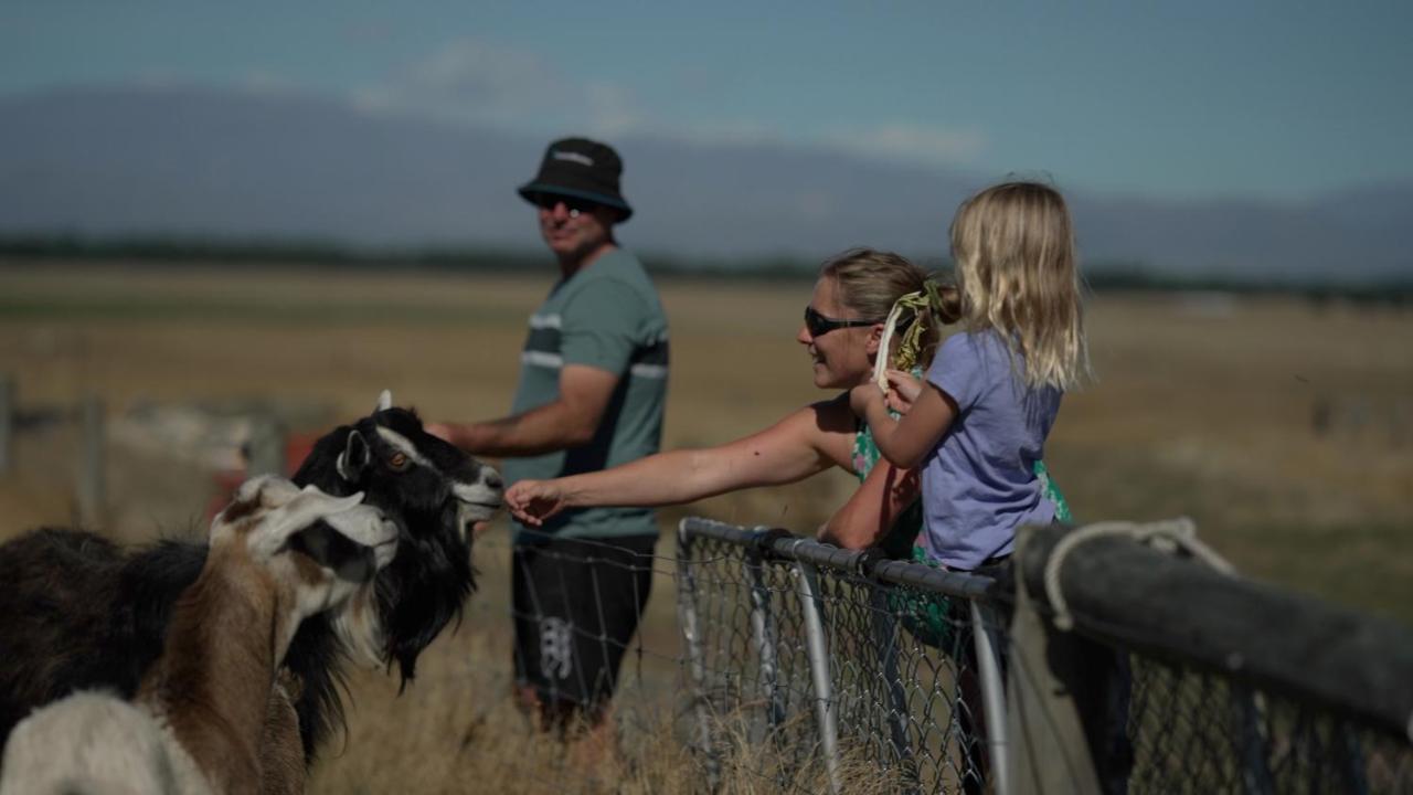 Highlands Farm Stay Twizel Esterno foto